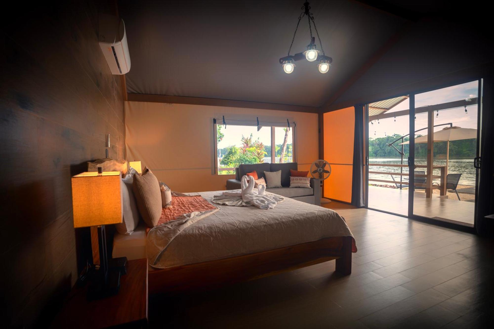 Valverde Glamping & Ecolodge Tortuguero Exterior photo