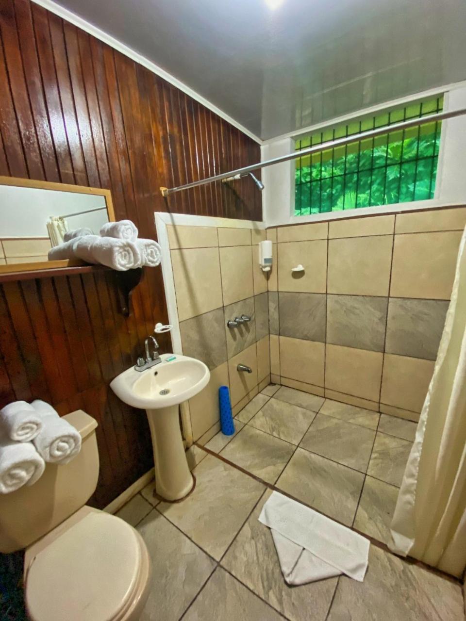 Valverde Glamping & Ecolodge Tortuguero Exterior photo